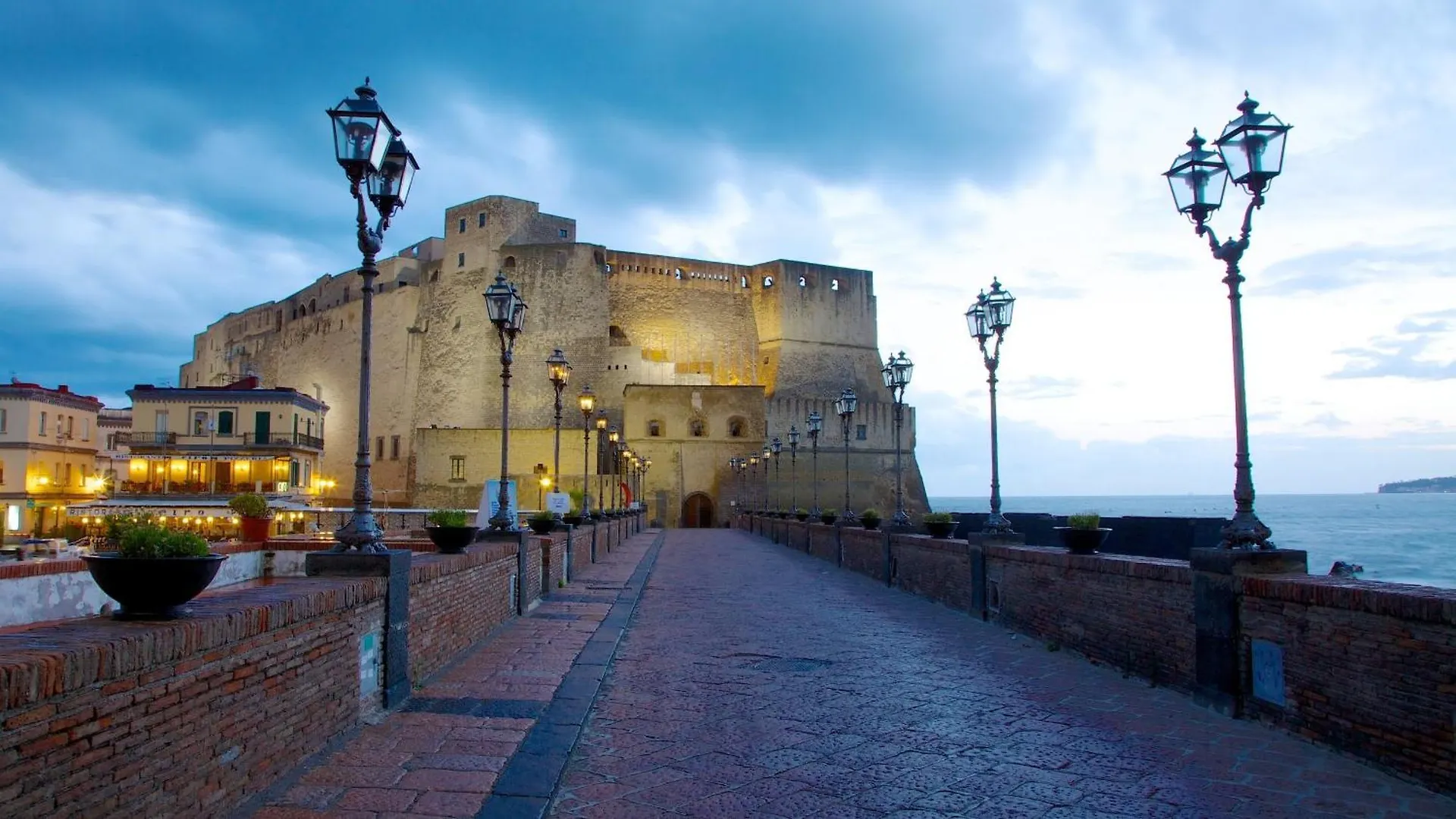 Alleria Naples